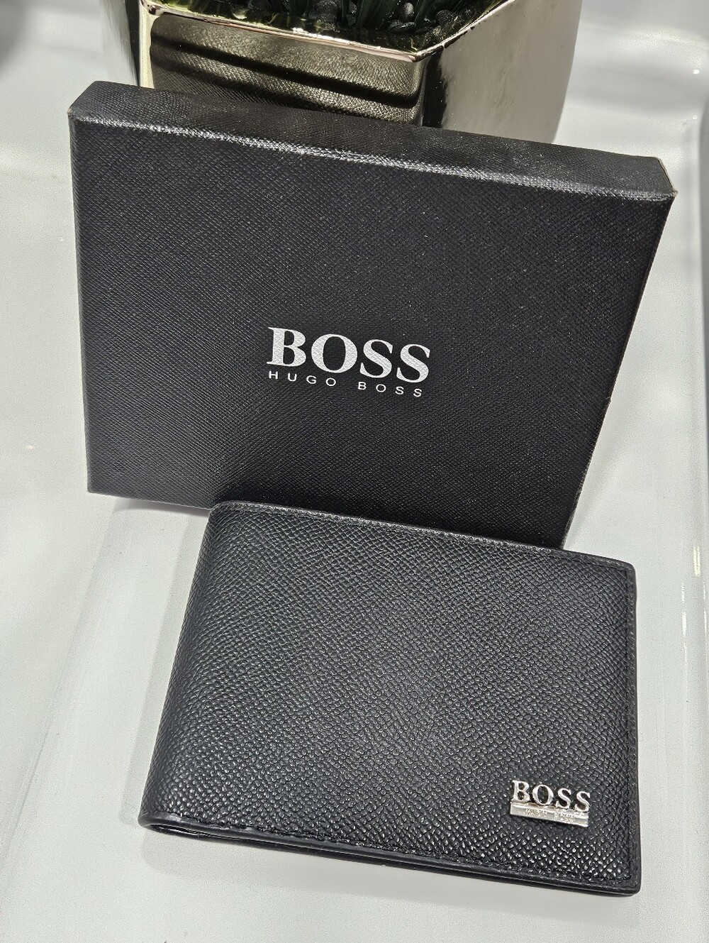 Hugo Boss Men's Black Leather Bi-Fold Wallet